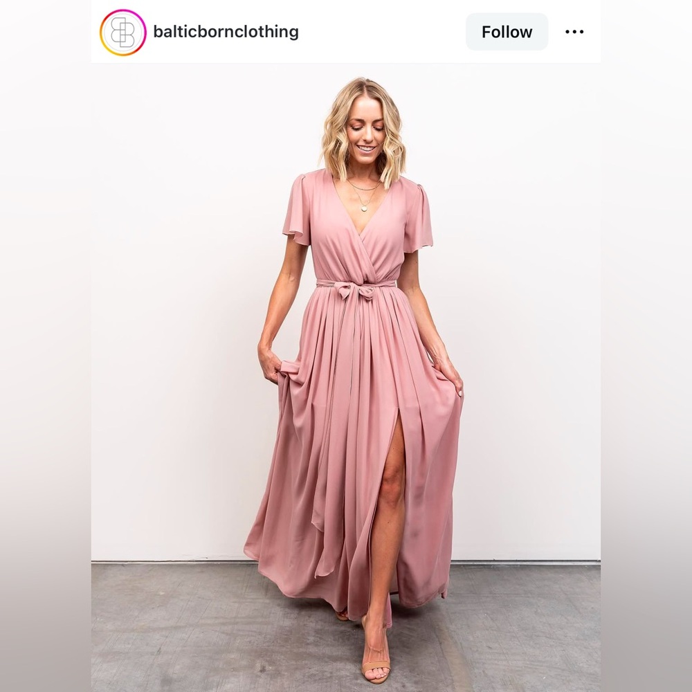 Baltic Born Kristina Maxi Dress
Medium
Blush Pink
Worn once as bridesmaid dress